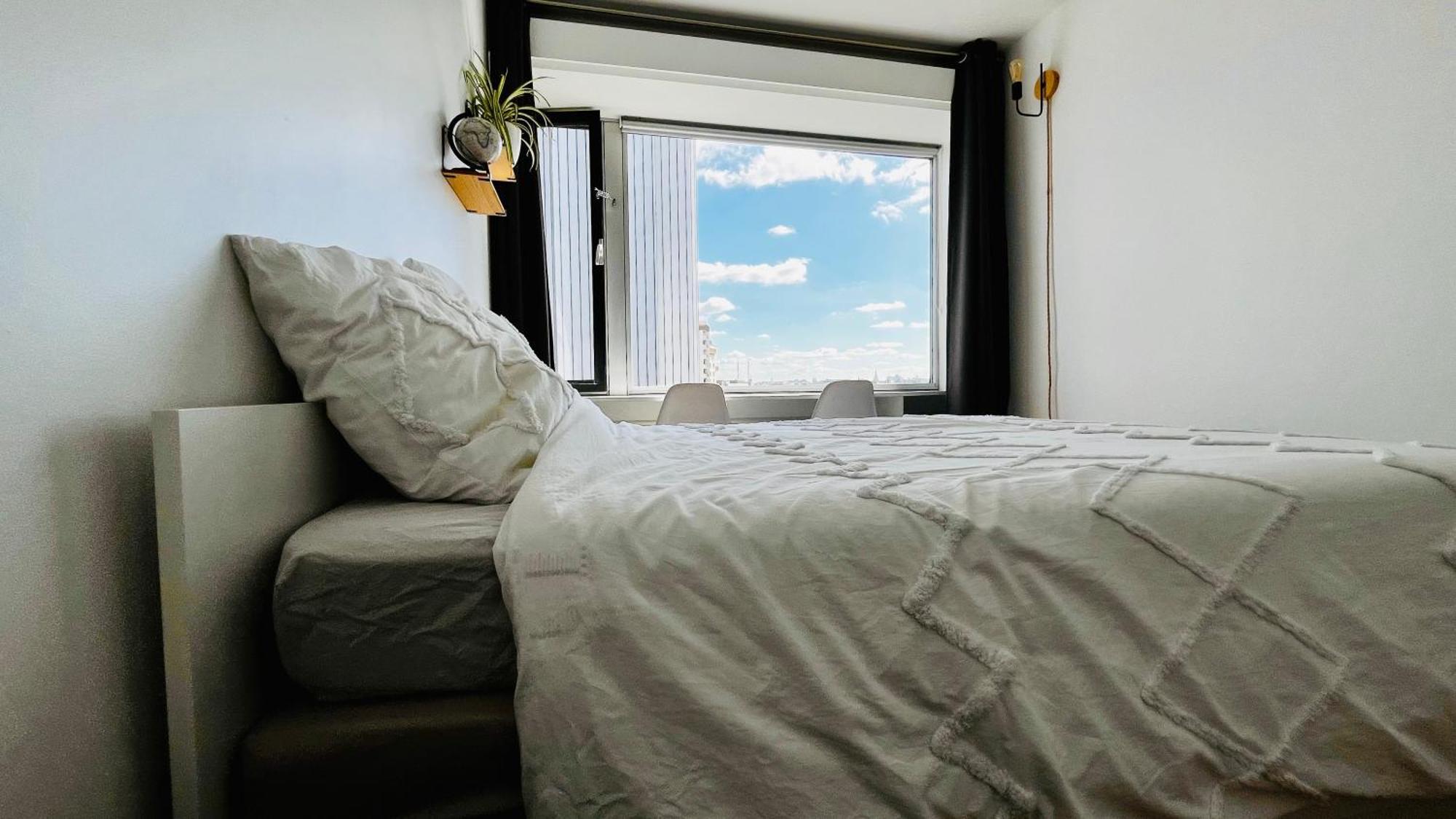 2 Private Bedrooms, Montparnasse Station Paris Exterior foto